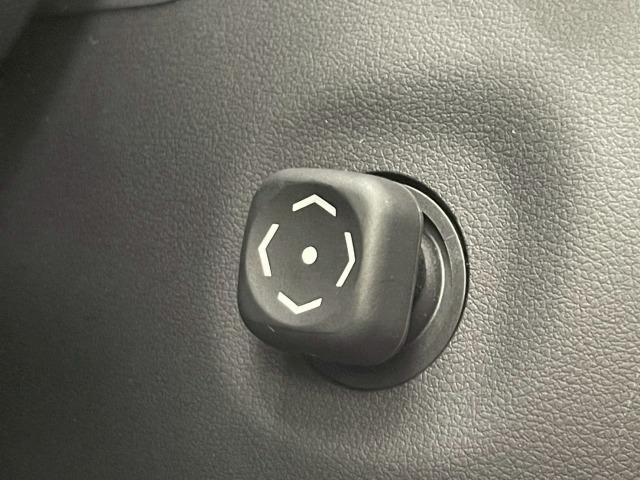 ＮＸ ＮＸ３００ｈ　Ｉパッケージ　全周囲カメラ／ブラインドスポット／オプション１８ｉｎアルミ／フルセグＴＶ／赤革シート／ヘッドアップディスプレイ／３眼ＬＥＤライト／シートヒーター／１０．３型ナビ／レーダークルーズ／電動リアゲート（38枚目）