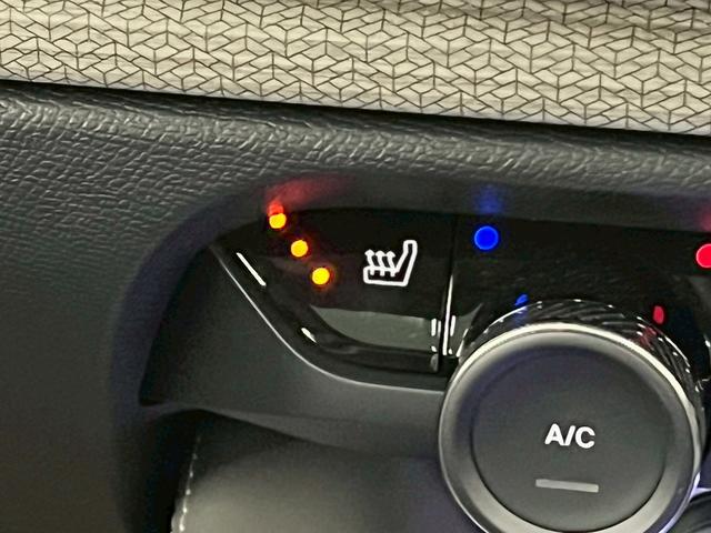 Ｃ５ Ｘ シャインパック　サンルーフ／全周囲カメラ／デジタルインナーミラー／黒革シート／ＡｐｐｌｅＣａｒＰｌａｙ／電動シート／シートヒーター＆ベンチレーション／純正ナビ／電動リアゲート／レーダークルーズ／ブラインドスポット（60枚目）