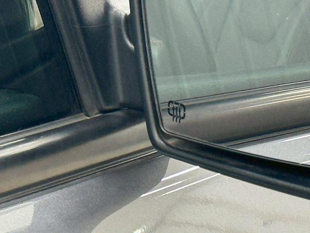 お問い合わせは０５２−６５５−４９０２まで。最寄り駅はあおなみ線「中島駅」から車で５分。名古屋駅からは１０分で到着出来ます！事前にご連絡頂ければ駅までお迎えにあがります。