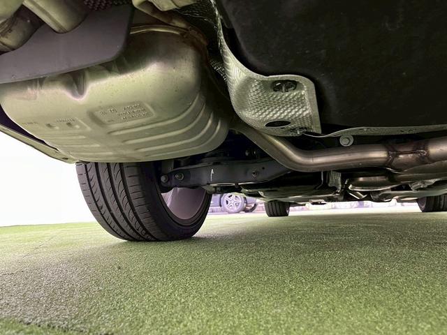 アルテオン ＴＳＩ　４モーション　Ｒラインアドバンス　デジタルインナーミラー／フルセグＴＶ／全周囲カメラ／黒革シート／全席シートヒーター／ＡｐｐｌｅＣａｒＰｌａｙ／ドライブレコーダー／電動リアゲート／クリアランスソナー／レーダークルーズ／ブライドスポット（32枚目）