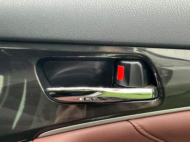 クラウン アスリートS ワンオーナー/プレシャスシルバー/フルセグTV/バックカメラ/ETC/Bluetooth接続/クルーズコントロール/電動シート/ウインカーミラー/ステアリングリモコン/プッシュスタート/スマートキー/(44枚目)