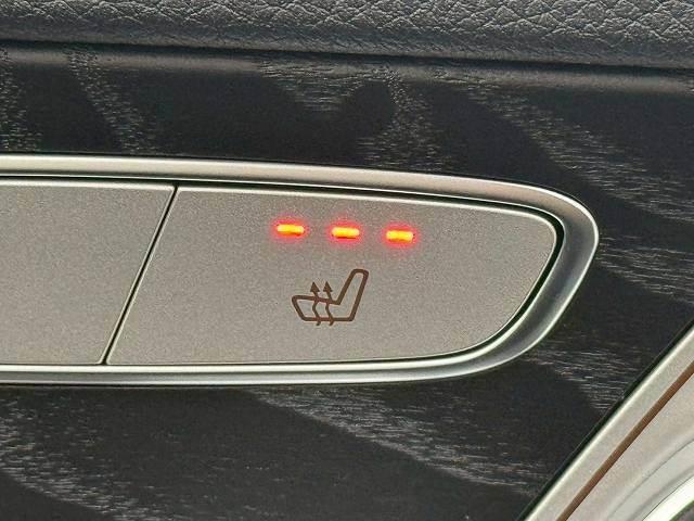 Cクラスステーションワゴン C220d ワゴンアバンギャルド AMGライン AppleCarPlay/フルセグTV/黒革シート/バックカメラ/ETC/レーダークルーズ/ブラインドスポット/エアサスペンション/シートメモリ/シートヒーター/ドライブレコーダー/アンビエントライト(7枚目)