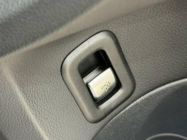 Cクラスステーションワゴン C220d ワゴンアバンギャルド AMGライン AppleCarPlay/フルセグTV/黒革シート/バックカメラ/ETC/レーダークルーズ/ブラインドスポット/エアサスペンション/シートメモリ/シートヒーター/ドライブレコーダー/アンビエントライト(48枚目)
