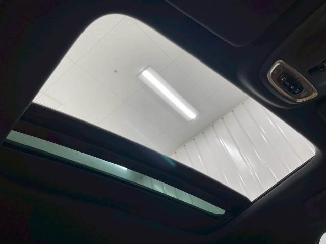 Ｓ９０ Ｔ６　ＡＷＤ　インスクリプション　サンルーフ／全周囲カメラ／茶革シート／ＡｐｐｌｅＣａｒＰｌａｙ／Ｂｏｗｅｒｓ＆Ｗｉｌｋｉｎｓ／フルセグＴＶ／電動リアゲート／ヘッドアップディスプレイ／シートヒーター／シートメモリ／クリアランスソナー（5枚目）