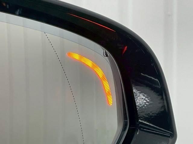 Ｓ９０ Ｔ６　ＡＷＤ　インスクリプション　サンルーフ／全周囲カメラ／茶革シート／ＡｐｐｌｅＣａｒＰｌａｙ／Ｂｏｗｅｒｓ＆Ｗｉｌｋｉｎｓ／フルセグＴＶ／電動リアゲート／ヘッドアップディスプレイ／シートヒーター／シートメモリ／クリアランスソナー（8枚目）