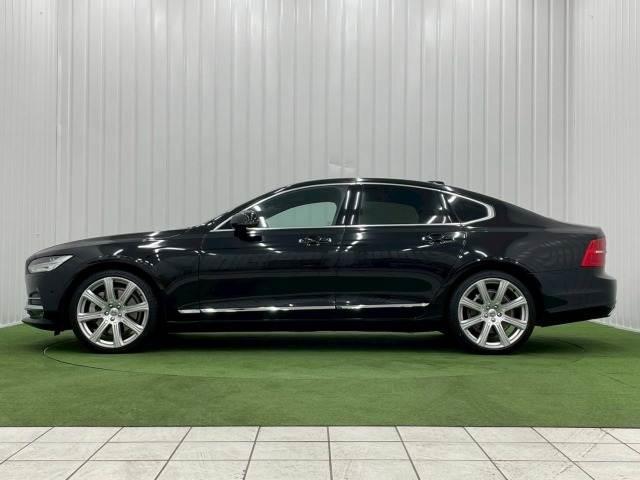 Ｓ９０ Ｔ６　ＡＷＤ　インスクリプション　サンルーフ／全周囲カメラ／茶革シート／ＡｐｐｌｅＣａｒＰｌａｙ／Ｂｏｗｅｒｓ＆Ｗｉｌｋｉｎｓ／フルセグＴＶ／電動リアゲート／ヘッドアップディスプレイ／シートヒーター／シートメモリ／クリアランスソナー（14枚目）