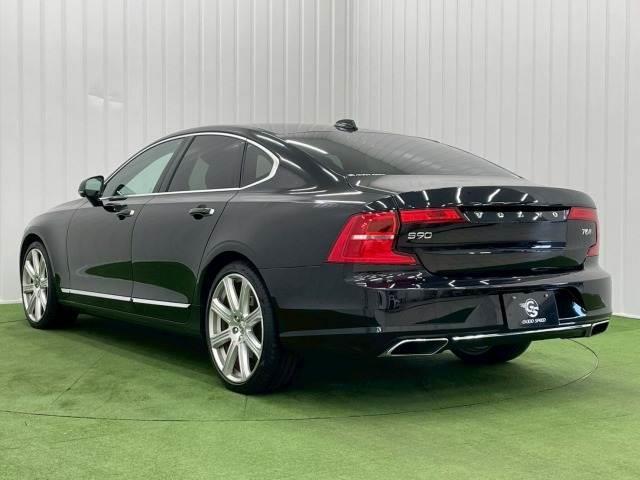 Ｓ９０ Ｔ６　ＡＷＤ　インスクリプション　サンルーフ／全周囲カメラ／茶革シート／ＡｐｐｌｅＣａｒＰｌａｙ／Ｂｏｗｅｒｓ＆Ｗｉｌｋｉｎｓ／フルセグＴＶ／電動リアゲート／ヘッドアップディスプレイ／シートヒーター／シートメモリ／クリアランスソナー（17枚目）