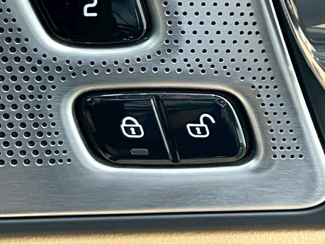 Ｓ９０ Ｔ６　ＡＷＤ　インスクリプション　サンルーフ／全周囲カメラ／茶革シート／ＡｐｐｌｅＣａｒＰｌａｙ／Ｂｏｗｅｒｓ＆Ｗｉｌｋｉｎｓ／フルセグＴＶ／電動リアゲート／ヘッドアップディスプレイ／シートヒーター／シートメモリ／クリアランスソナー（39枚目）