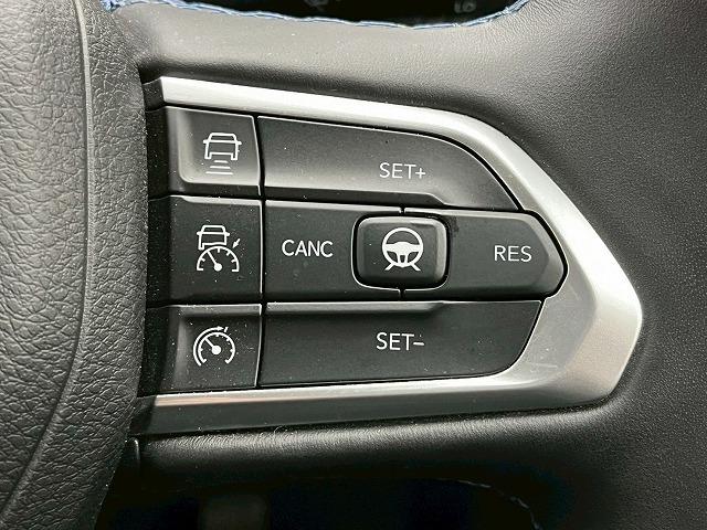 ジープ・コンパス ロンジチュード　ワンオーナー／ＡｐｐｌｅＣａｒＰｌａｙ／フルセグＴＶ／バックカメラ／ＥＴＣ／レーダークルーズ／ブラインドスポット／ドライブレコーダー／クリアランスソナー／ＬＥＤライト／ルーフレール／ステアリングリモコ（35枚目）