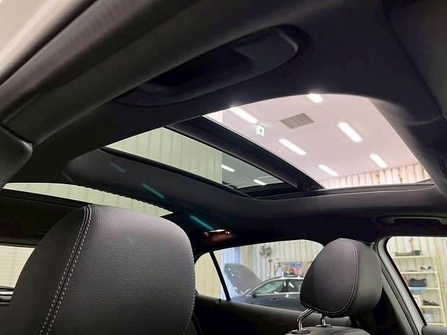 ＧＬＡクラス ＧＬＡ１８０　プレミアムＰＫＧ／ベーシックＰＫＧ／レーダーセーフティＰＫＧ／黒革シート／サンルーフ／ハーマンカードン／ブラインドスポット／シルバールーフレール／純正１８ｉｎアルミ／ドライブレコーダー／シートメモリ（5枚目）