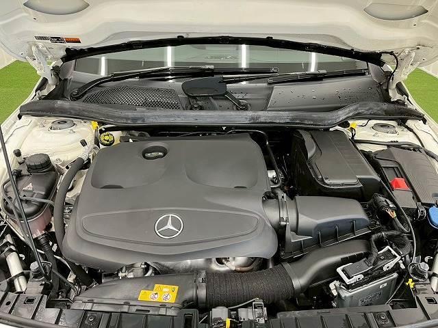 ＧＬＡクラス ＧＬＡ１８０　プレミアムＰＫＧ／ベーシックＰＫＧ／レーダーセーフティＰＫＧ／黒革シート／サンルーフ／ハーマンカードン／ブラインドスポット／シルバールーフレール／純正１８ｉｎアルミ／ドライブレコーダー／シートメモリ（20枚目）