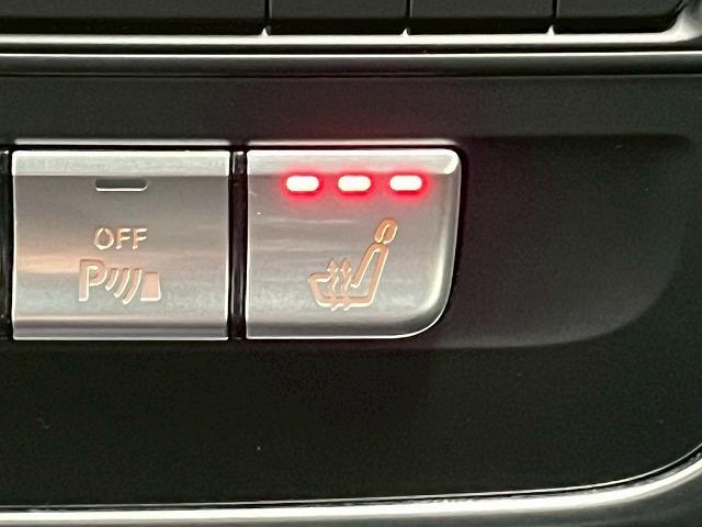 ＧＬＡクラス ＧＬＡ１８０　プレミアムＰＫＧ／ベーシックＰＫＧ／レーダーセーフティＰＫＧ／黒革シート／サンルーフ／ハーマンカードン／ブラインドスポット／シルバールーフレール／純正１８ｉｎアルミ／ドライブレコーダー／シートメモリ（54枚目）