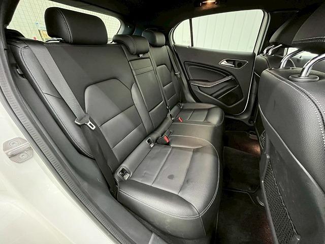 ＧＬＡクラス ＧＬＡ１８０　プレミアムＰＫＧ／ベーシックＰＫＧ／レーダーセーフティＰＫＧ／黒革シート／サンルーフ／ハーマンカードン／ブラインドスポット／シルバールーフレール／純正１８ｉｎアルミ／ドライブレコーダー／シートメモリ（70枚目）