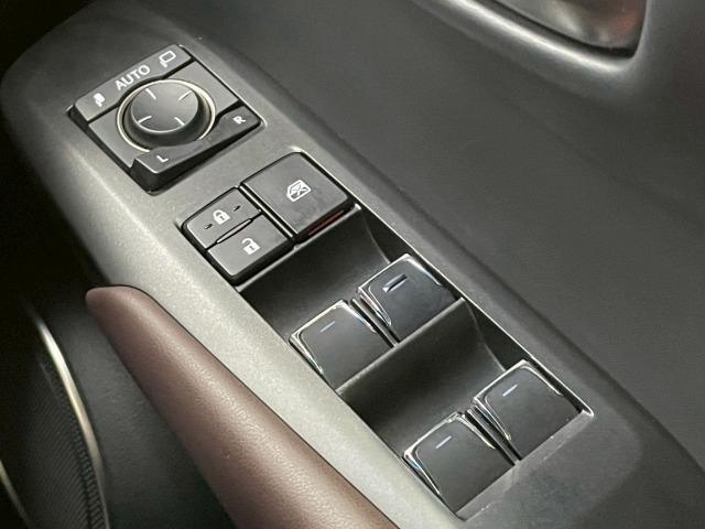 ＮＸ ＮＸ３００ｈ　Ｉパッケージ　ガラスルーフ／全周囲カメラ／ブラインドスポット／電動リアゲート／フルセグＴＶ／レーダークルーズ／シートヒーター／３眼ＬＥＤライト／赤革シート／ＥＴＣ／ステアリングヒーター／オートマチックハイビーム（42枚目）