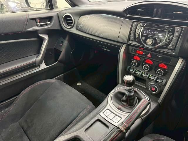 ８６ ＧＴ　ワンオーナー／ＣＵＳＣＯ車高調／ＧＲｅｄｄｙマフラー／ＥＴＣ／ＲＡＹＳ１８ｉｎアルミ／Ｐｉｖｏｔデュアルゲージ／６ＭＴ／ＣＵＳＣＯストラットタワーバー／ＵＳＢ入力端子／オートライト／プッシュスタート（76枚目）