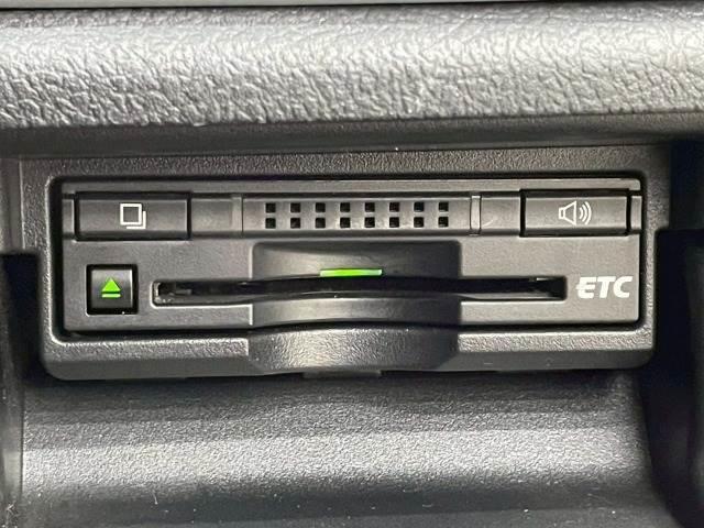 クラウンハイブリッド アスリートＳ　黒革シート／フルセグＴＶ／バックカメラ／ＥＴＣ／クリアランスソナー／シートヒーター＆ベンチレーション／ＨＩＤライト／電動シート／ウインカーミラー／純正アルミ／フォグ／クルーズコントロール／ドラレコ／（8枚目）