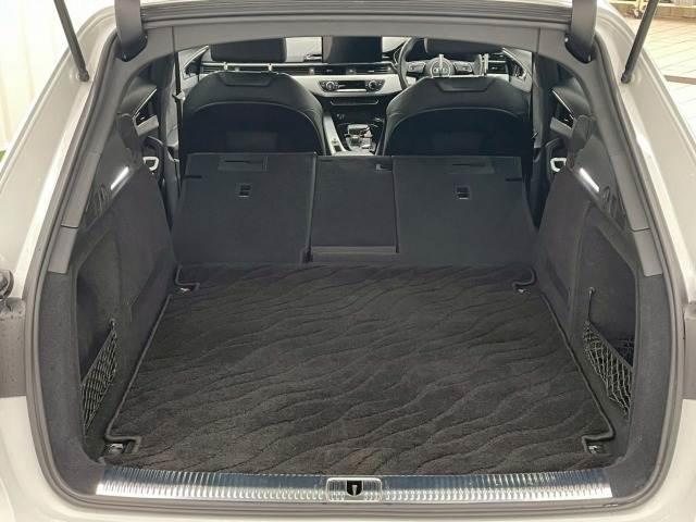 Ａ４アバント ３５ＴＦＳＩ　Ｓライン　ＳラインプラスＰＫＧ／マトリクスＬＥＤヘッドライト／アシスタンスＰＫＧ／ワイヤレス充電／シートヒーター／シートメモリ／ＡｐｐｌｅＣａｒＰｌａｙ／ＥＴＣ／電動リアゲート／パドルシフト／レーダークルーズ（11枚目）