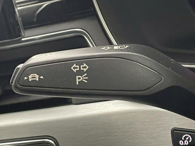 Ａ４アバント ３５ＴＦＳＩ　Ｓライン　ＳラインプラスＰＫＧ／マトリクスＬＥＤヘッドライト／アシスタンスＰＫＧ／ワイヤレス充電／シートヒーター／シートメモリ／ＡｐｐｌｅＣａｒＰｌａｙ／ＥＴＣ／電動リアゲート／パドルシフト／レーダークルーズ（50枚目）