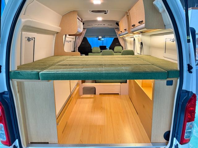ハイエースバン  トイファクトリー バーデン グランデ ディーゼル 4WD カーサホームスタイルエディション 家庭用エアコン レカロシート FFヒーター 冷蔵庫 1500Wインバーター アルパインビッグX MAXファン(18枚目)