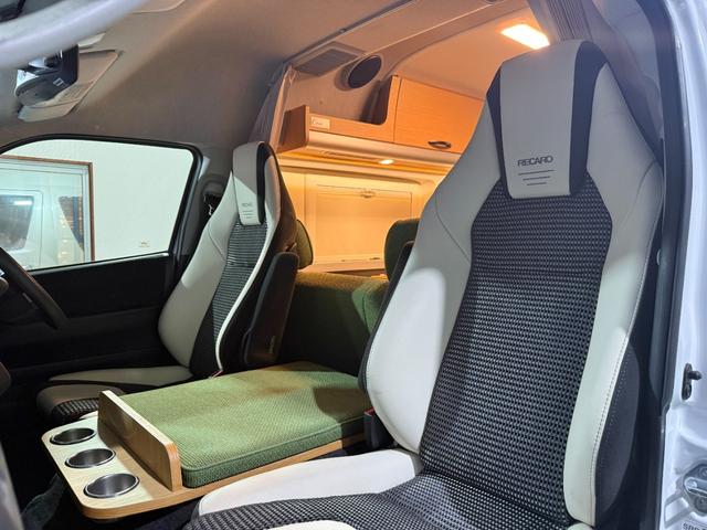 ハイエースバン  トイファクトリー バーデン グランデ ディーゼル 4WD カーサホームスタイルエディション 家庭用エアコン レカロシート FFヒーター 冷蔵庫 1500Wインバーター アルパインビッグX MAXファン(56枚目)