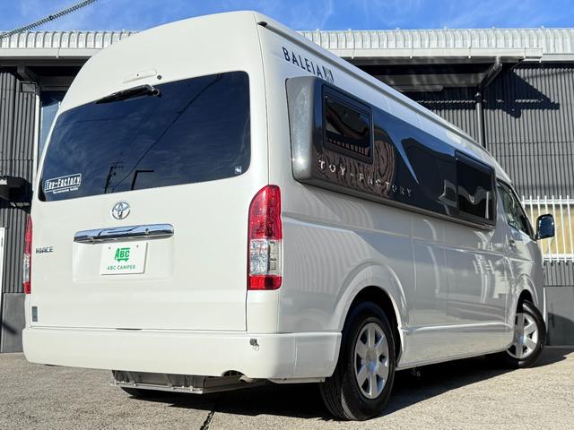 ハイエースバン 　トイファクトリー　バレイア　家庭用エアコン　ＦＦヒーター　冷蔵庫　電子レンジ　１５００Ｗインバーター　ＭＡＸファン　シンク　外部電源　アルパイン１１インチ　デジタルインナーミラー　セーフティセンス（2枚目）