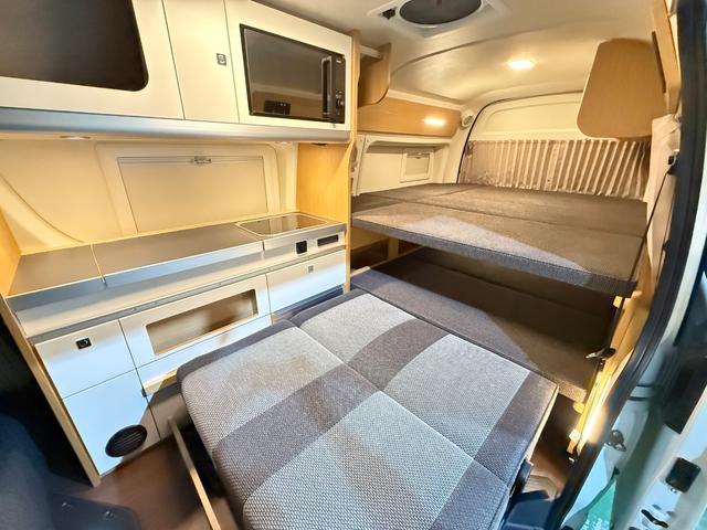 ハイエースバン 　トイファクトリー　バレイア　家庭用エアコン　ＦＦヒーター　冷蔵庫　電子レンジ　１５００Ｗインバーター　ＭＡＸファン　シンク　外部電源　アルパイン１１インチ　デジタルインナーミラー　セーフティセンス（4枚目）