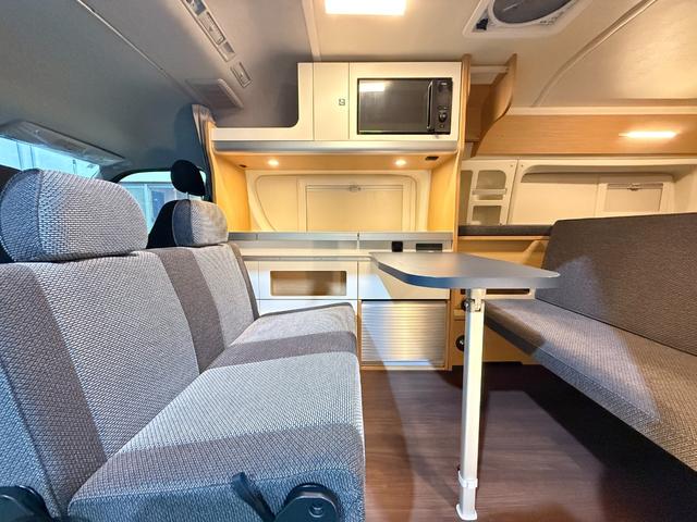 ハイエースバン 　トイファクトリー　バレイア　家庭用エアコン　ＦＦヒーター　冷蔵庫　電子レンジ　１５００Ｗインバーター　ＭＡＸファン　シンク　外部電源　アルパイン１１インチ　デジタルインナーミラー　セーフティセンス（8枚目）