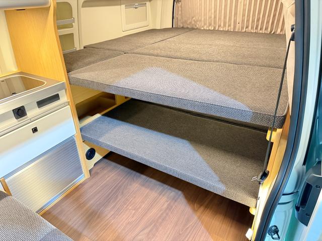 ハイエースバン 　トイファクトリー　バレイア　家庭用エアコン　ＦＦヒーター　冷蔵庫　電子レンジ　１５００Ｗインバーター　ＭＡＸファン　シンク　外部電源　アルパイン１１インチ　デジタルインナーミラー　セーフティセンス（10枚目）