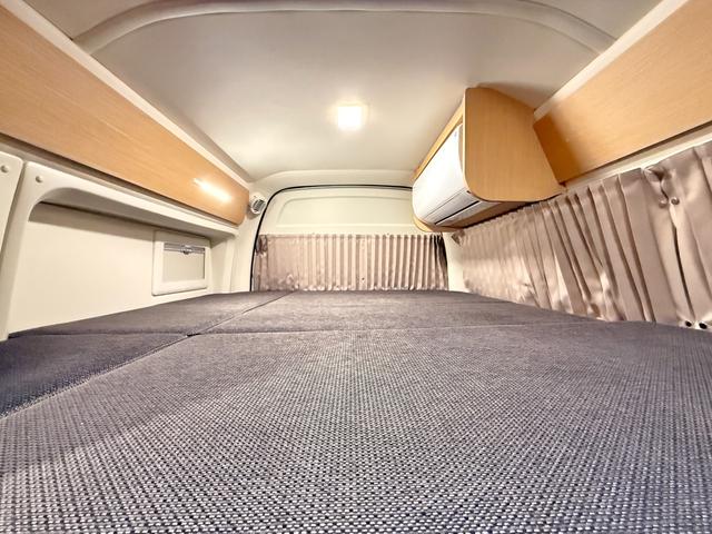 ハイエースバン 　トイファクトリー　バレイア　家庭用エアコン　ＦＦヒーター　冷蔵庫　電子レンジ　１５００Ｗインバーター　ＭＡＸファン　シンク　外部電源　アルパイン１１インチ　デジタルインナーミラー　セーフティセンス（19枚目）