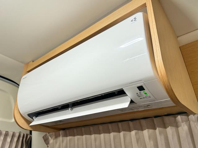 ハイエースバン 　トイファクトリー　バレイア　家庭用エアコン　ＦＦヒーター　冷蔵庫　電子レンジ　１５００Ｗインバーター　ＭＡＸファン　シンク　外部電源　アルパイン１１インチ　デジタルインナーミラー　セーフティセンス（21枚目）