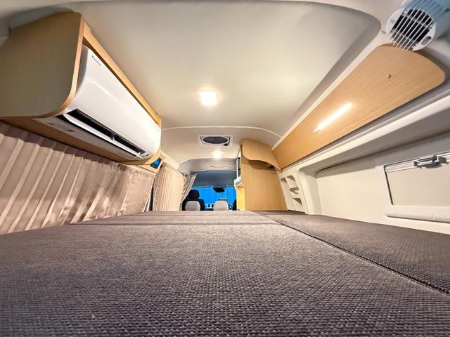 ハイエースバン 　トイファクトリー　バレイア　家庭用エアコン　ＦＦヒーター　冷蔵庫　電子レンジ　１５００Ｗインバーター　ＭＡＸファン　シンク　外部電源　アルパイン１１インチ　デジタルインナーミラー　セーフティセンス（23枚目）