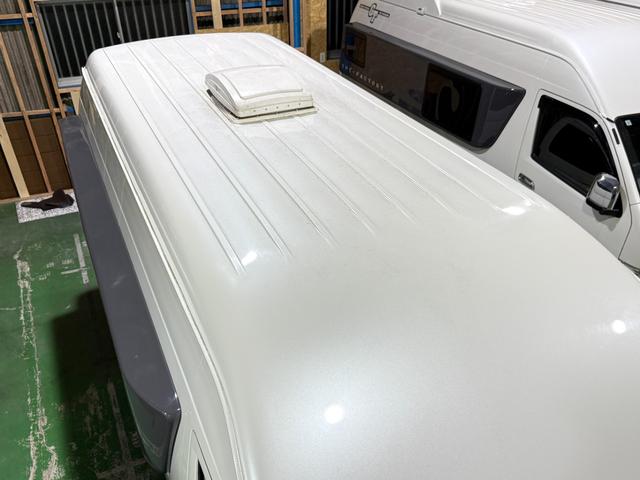 ハイエースバン 　トイファクトリー　バレイア　家庭用エアコン　ＦＦヒーター　冷蔵庫　電子レンジ　１５００Ｗインバーター　ＭＡＸファン　シンク　外部電源　アルパイン１１インチ　デジタルインナーミラー　セーフティセンス（49枚目）