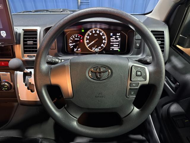 ハイエースバン 　トイファクトリー　バレイア　家庭用エアコン　ＦＦヒーター　冷蔵庫　電子レンジ　１５００Ｗインバーター　ＭＡＸファン　シンク　外部電源　アルパイン１１インチ　デジタルインナーミラー　セーフティセンス（52枚目）