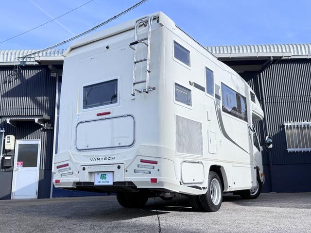 カムロード 　バンテック　ジル５２０　４ＷＤ　ダブルタイヤ　ディーゼル　家庭用エアコン　ＦＦヒーター　ソーラーパネル　温水　シャワー　ソーラーパネル　冷蔵庫　電子レンジ　ＭＡＸファン　２口コンロ　トイレ　安全機能（2枚目）