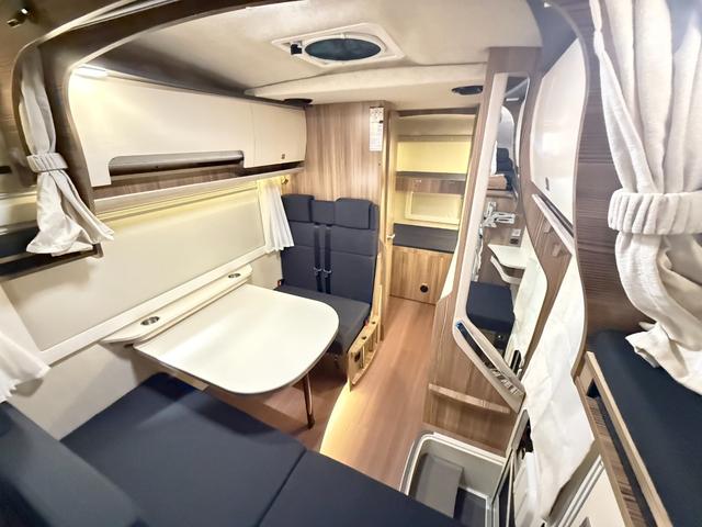 カムロード 　バンテック　ジル５２０　４ＷＤ　ダブルタイヤ　ディーゼル　家庭用エアコン　ＦＦヒーター　ソーラーパネル　温水　シャワー　ソーラーパネル　冷蔵庫　電子レンジ　ＭＡＸファン　２口コンロ　トイレ　安全機能（3枚目）