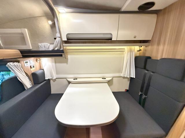 カムロード 　バンテック　ジル５２０　４ＷＤ　ダブルタイヤ　ディーゼル　家庭用エアコン　ＦＦヒーター　ソーラーパネル　温水　シャワー　ソーラーパネル　冷蔵庫　電子レンジ　ＭＡＸファン　２口コンロ　トイレ　安全機能（10枚目）