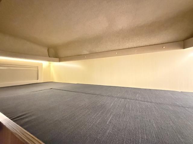 カムロード 　バンテック　ジル５２０　４ＷＤ　ダブルタイヤ　ディーゼル　家庭用エアコン　ＦＦヒーター　ソーラーパネル　温水　シャワー　ソーラーパネル　冷蔵庫　電子レンジ　ＭＡＸファン　２口コンロ　トイレ　安全機能（15枚目）