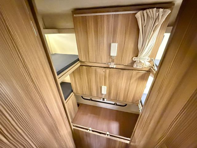 カムロード 　バンテック　ジル５２０　４ＷＤ　ダブルタイヤ　ディーゼル　家庭用エアコン　ＦＦヒーター　ソーラーパネル　温水　シャワー　ソーラーパネル　冷蔵庫　電子レンジ　ＭＡＸファン　２口コンロ　トイレ　安全機能（17枚目）