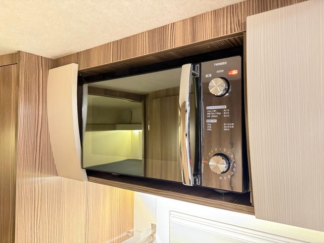 カムロード 　バンテック　ジル５２０　４ＷＤ　ダブルタイヤ　ディーゼル　家庭用エアコン　ＦＦヒーター　ソーラーパネル　温水　シャワー　ソーラーパネル　冷蔵庫　電子レンジ　ＭＡＸファン　２口コンロ　トイレ　安全機能（24枚目）