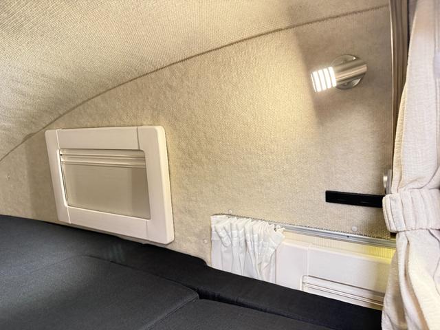 カムロード 　バンテック　ジル５２０　４ＷＤ　ダブルタイヤ　ディーゼル　家庭用エアコン　ＦＦヒーター　ソーラーパネル　温水　シャワー　ソーラーパネル　冷蔵庫　電子レンジ　ＭＡＸファン　２口コンロ　トイレ　安全機能（35枚目）