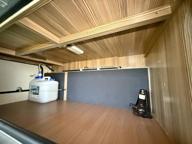 カムロード 　バンテック　ジル５２０　４ＷＤ　ダブルタイヤ　ディーゼル　家庭用エアコン　ＦＦヒーター　ソーラーパネル　温水　シャワー　ソーラーパネル　冷蔵庫　電子レンジ　ＭＡＸファン　２口コンロ　トイレ　安全機能（37枚目）