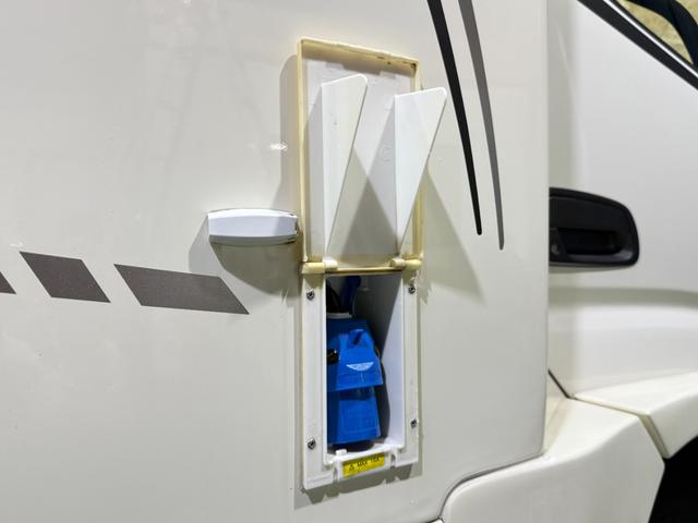 カムロード 　バンテック　ジル５２０　４ＷＤ　ダブルタイヤ　ディーゼル　家庭用エアコン　ＦＦヒーター　ソーラーパネル　温水　シャワー　ソーラーパネル　冷蔵庫　電子レンジ　ＭＡＸファン　２口コンロ　トイレ　安全機能（38枚目）