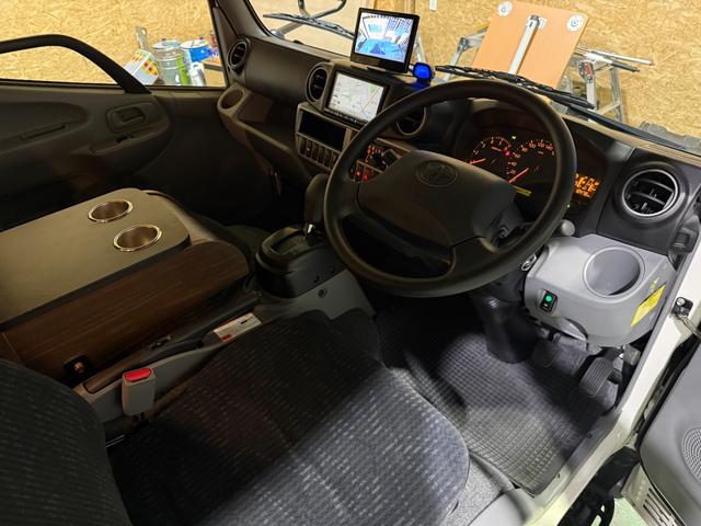 カムロード 　バンテック　ジル５２０　４ＷＤ　ダブルタイヤ　ディーゼル　家庭用エアコン　ＦＦヒーター　ソーラーパネル　温水　シャワー　ソーラーパネル　冷蔵庫　電子レンジ　ＭＡＸファン　２口コンロ　トイレ　安全機能（60枚目）