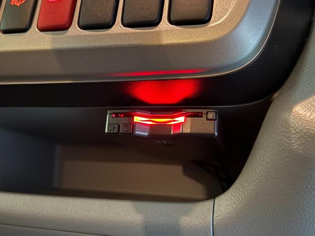 カムロード 　バンテック　ジル５２０　４ＷＤ　ダブルタイヤ　ディーゼル　家庭用エアコン　ＦＦヒーター　ソーラーパネル　温水　シャワー　ソーラーパネル　冷蔵庫　電子レンジ　ＭＡＸファン　２口コンロ　トイレ　安全機能（71枚目）