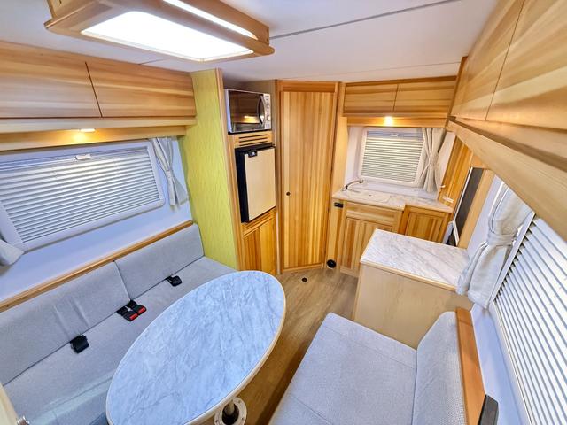 ＮＶ２００バネットバン 　ＡｔｏＺ　アルファ　ＦＦヒーター　テレビ　冷蔵庫　シンク　電子レンジ　マルチルーム　サイドオーニング　サブバッテリー走行充電　外部充電　給排水ポリタンク　ナビ　ＥＴＣ　ドラレコ　バックカメラ（3枚目）