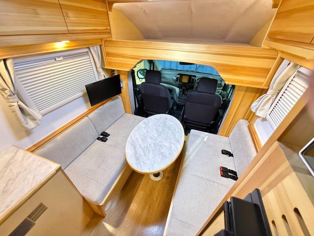 ＮＶ２００バネットバン 　ＡｔｏＺ　アルファ　ＦＦヒーター　テレビ　冷蔵庫　シンク　電子レンジ　マルチルーム　サイドオーニング　サブバッテリー走行充電　外部充電　給排水ポリタンク　ナビ　ＥＴＣ　ドラレコ　バックカメラ（10枚目）