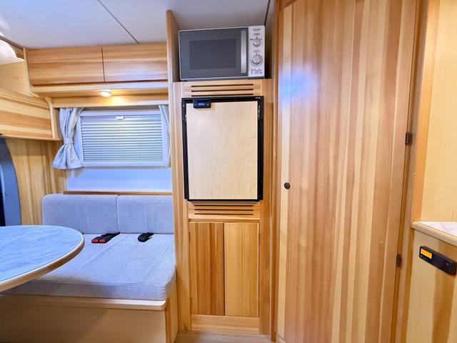 ＮＶ２００バネットバン 　ＡｔｏＺ　アルファ　ＦＦヒーター　テレビ　冷蔵庫　シンク　電子レンジ　マルチルーム　サイドオーニング　サブバッテリー走行充電　外部充電　給排水ポリタンク　ナビ　ＥＴＣ　ドラレコ　バックカメラ（20枚目）