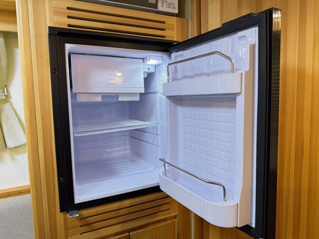 ＮＶ２００バネットバン 　ＡｔｏＺ　アルファ　ＦＦヒーター　テレビ　冷蔵庫　シンク　電子レンジ　マルチルーム　サイドオーニング　サブバッテリー走行充電　外部充電　給排水ポリタンク　ナビ　ＥＴＣ　ドラレコ　バックカメラ（21枚目）