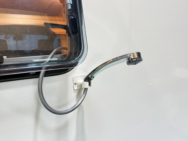 ＮＶ２００バネットバン 　ＡｔｏＺ　アルファ　ＦＦヒーター　テレビ　冷蔵庫　シンク　電子レンジ　マルチルーム　サイドオーニング　サブバッテリー走行充電　外部充電　給排水ポリタンク　ナビ　ＥＴＣ　ドラレコ　バックカメラ（24枚目）