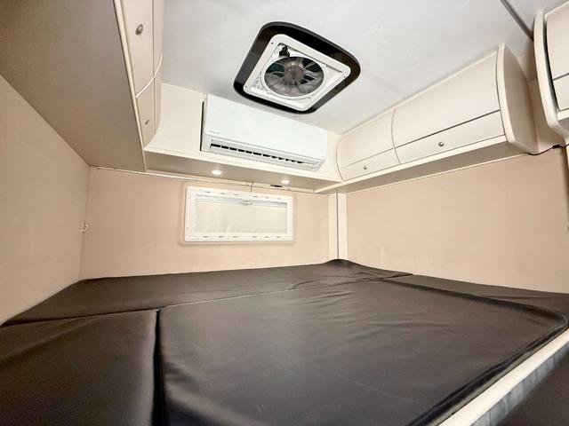 ハイエースバン セキソーボディ トム200L 家庭用エアコン ソーラーパネル FFヒーター 冷蔵庫 インバーター MAXファン シャワー 後席テレビ ツインサブバッテリー 外部電源 サイドオーニング TOM200L(12枚目)